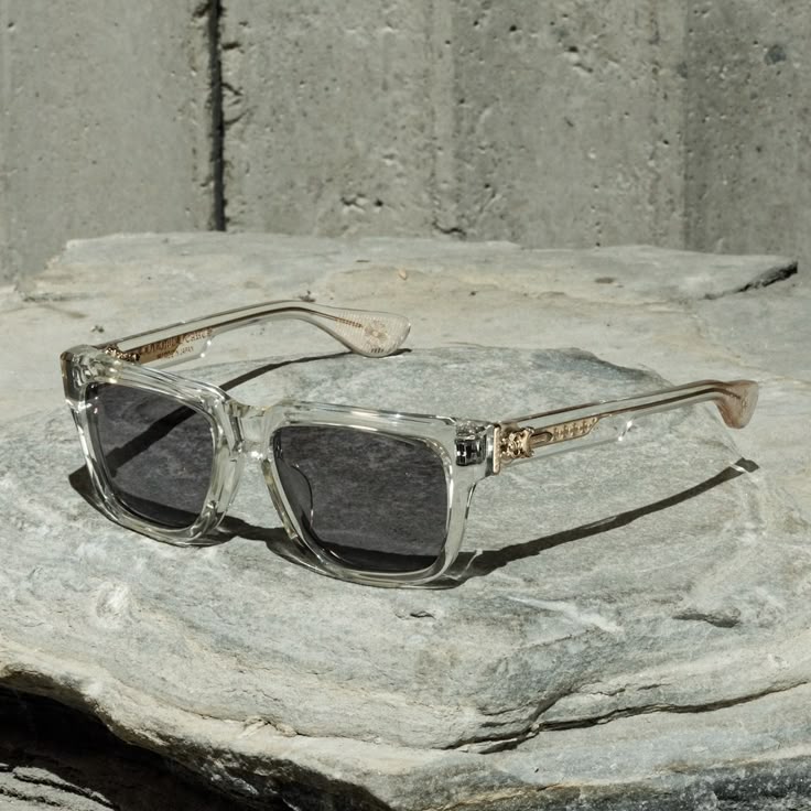 Vaultz Chrome Shades